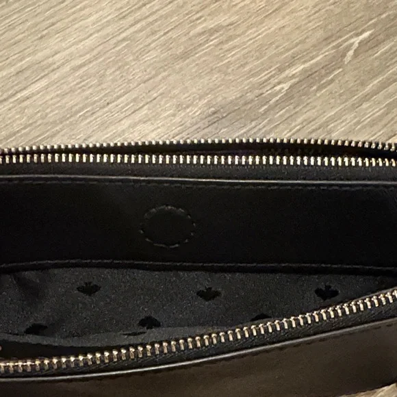 Kate Spade Black Purse with Gold Hardware - Shoulder bag - Picture 6 of 13